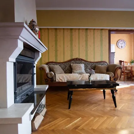 The Pearl Apartment Warna